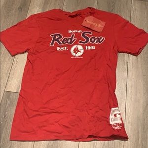 BRAND NEW Mitchel and ness Red Sox shirt